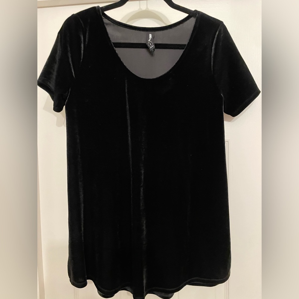 Agnes & Dora velvet everyday tee